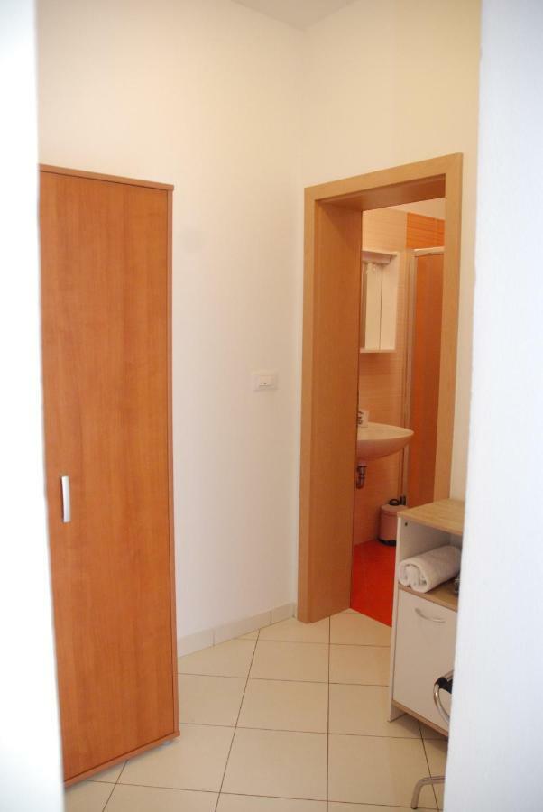 Rosini Apartmani Radin מראה חיצוני תמונה