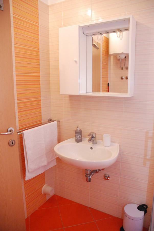 Rosini Apartmani Radin מראה חיצוני תמונה