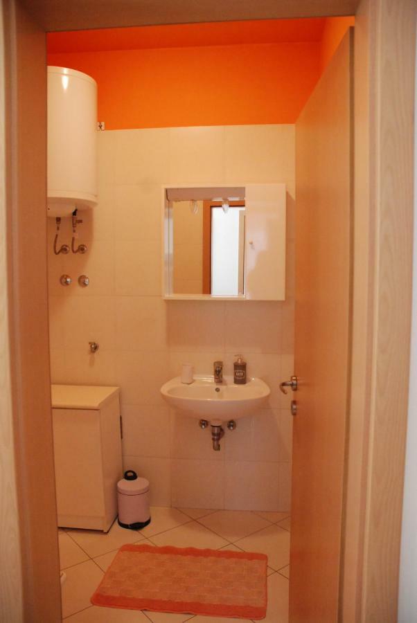 Rosini Apartmani Radin מראה חיצוני תמונה