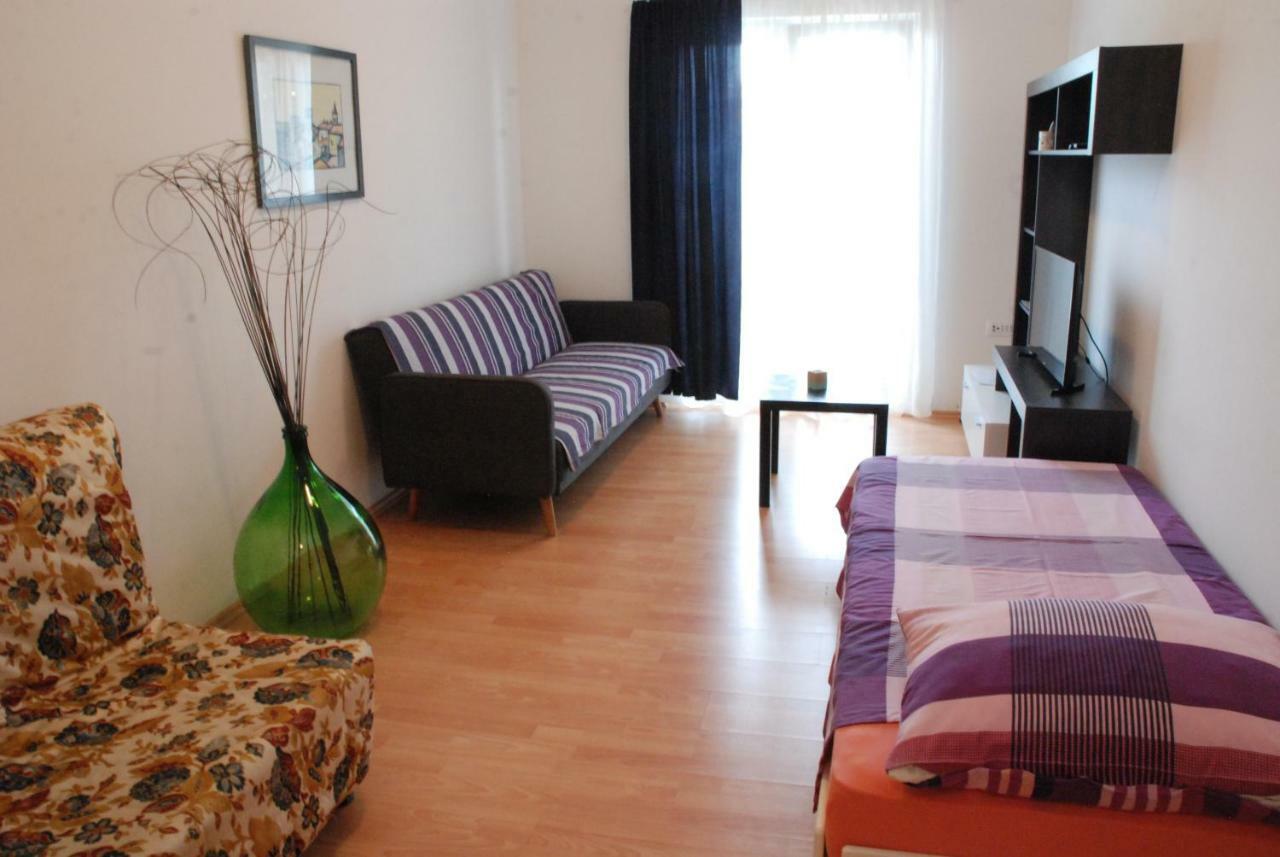 Rosini Apartmani Radin מראה חיצוני תמונה