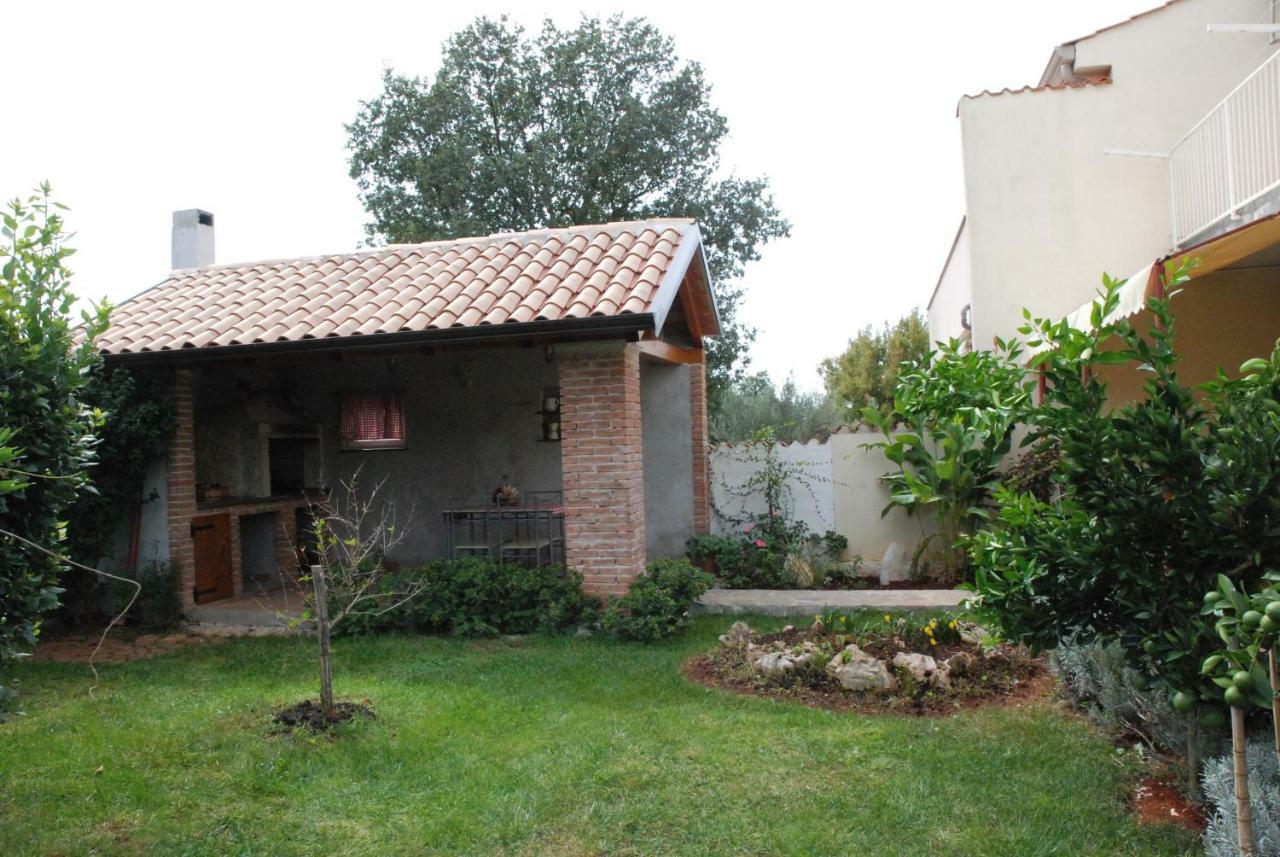 Rosini Apartmani Radin מראה חיצוני תמונה