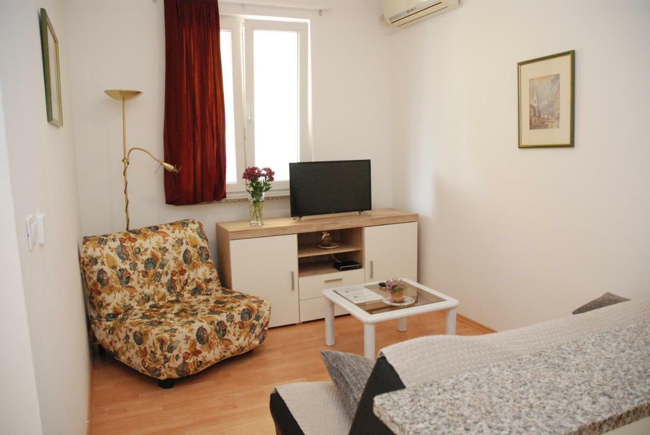 Rosini Apartmani Radin מראה חיצוני תמונה