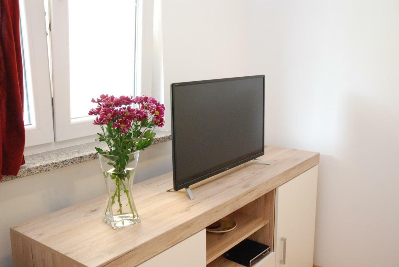 Rosini Apartmani Radin מראה חיצוני תמונה