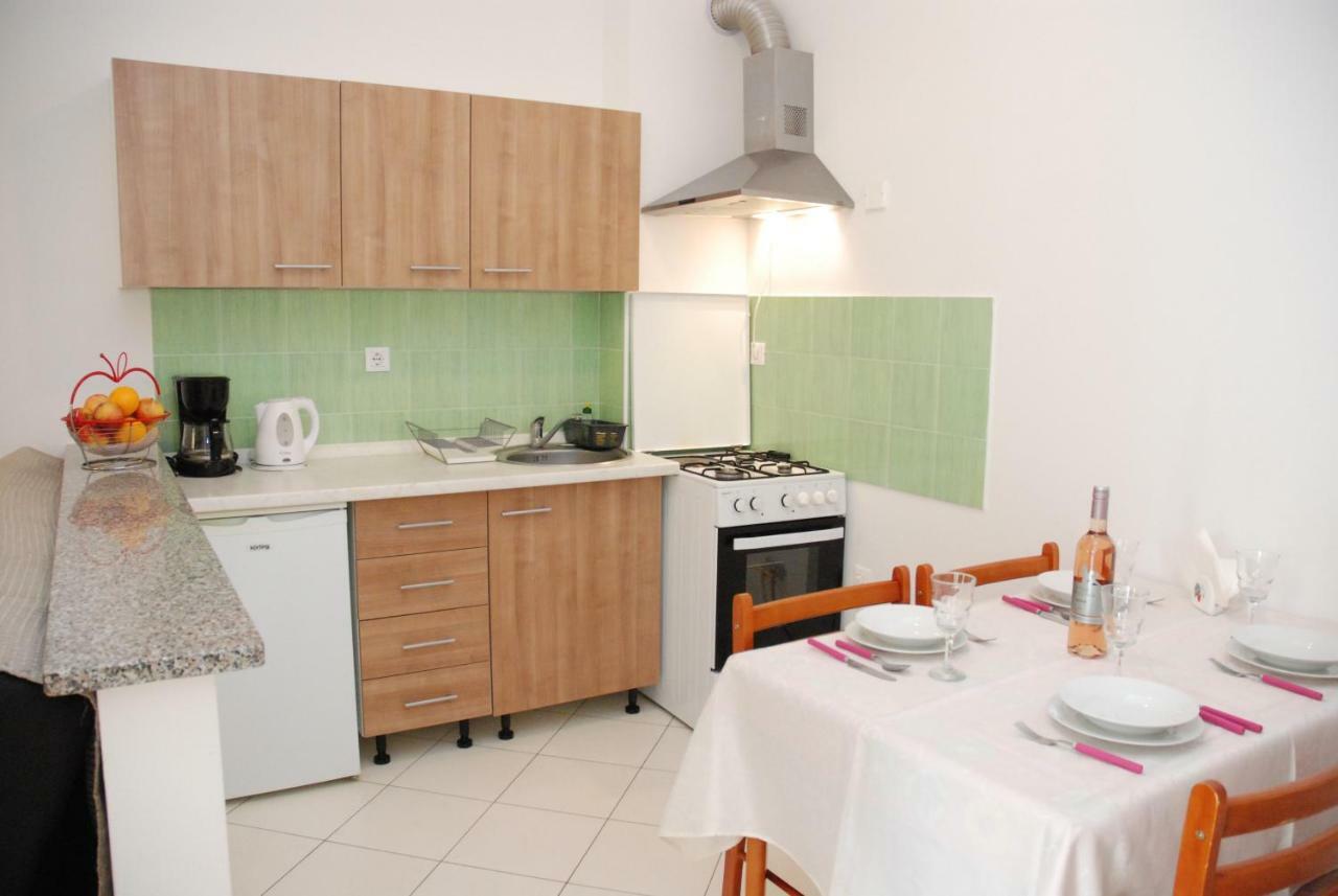 Rosini Apartmani Radin מראה חיצוני תמונה